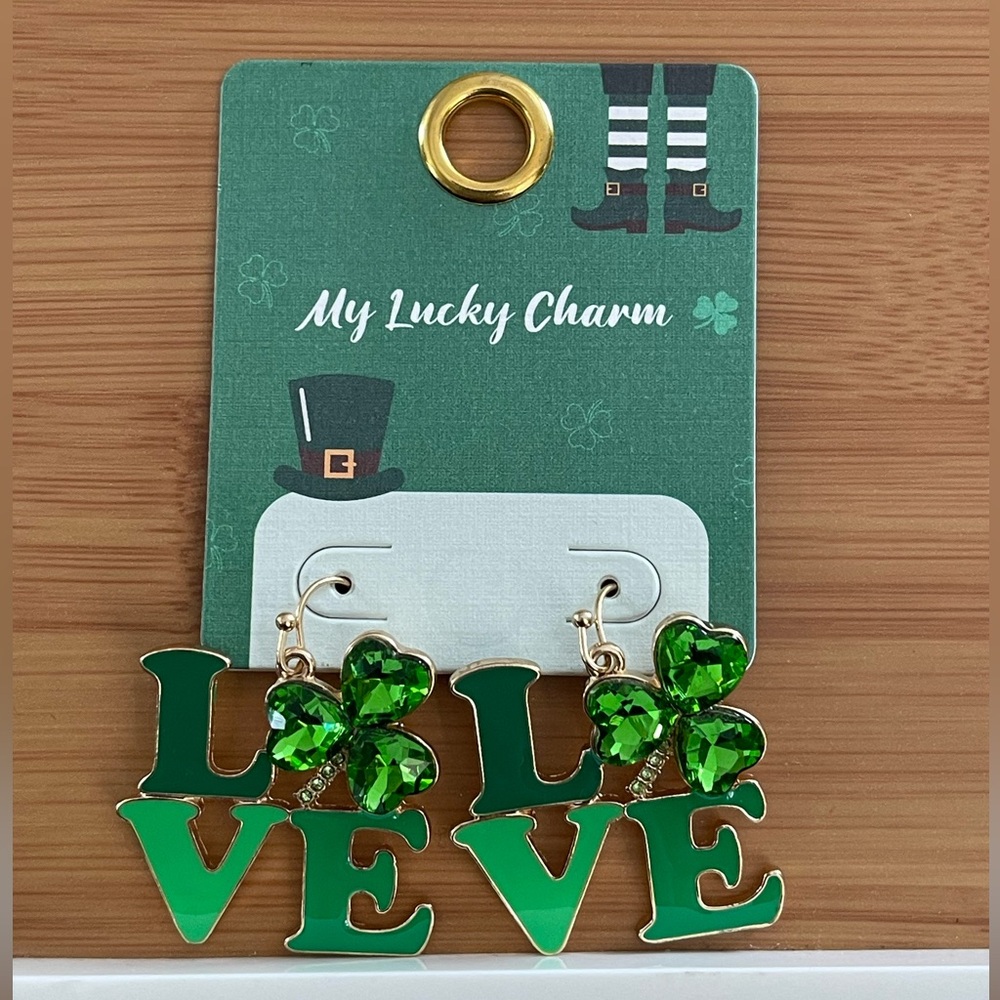 St. Patrick’s Day/Shamrock Love Earrings 🍀